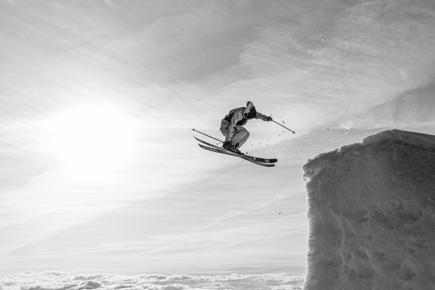 rider unknown
~
~
~
~
~
~
~
#blackandwhite #are #volkl #snowpark #freestyleskiing