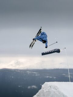 ”Partylaps in Åre, Sweden”
with @carlregner & @maxx_palm
~
~
~
~
~
@redbullsweden @are.snowpark.crew @oakleyskiing @peakperformance @armadaskis
#peakperformance #oakley #head #armada #winter