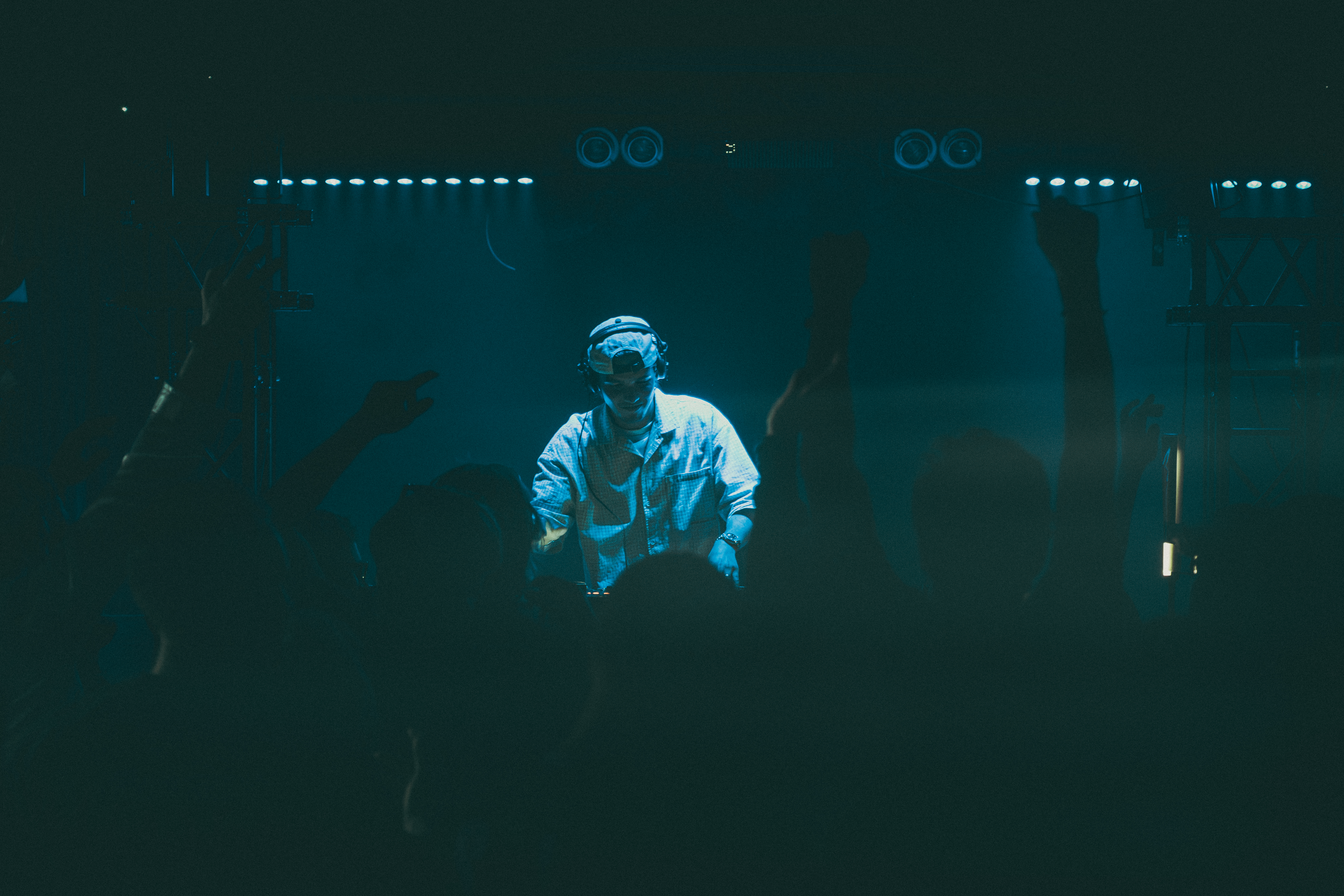 dj fotograferad av Studio Roslagen under en live spelning